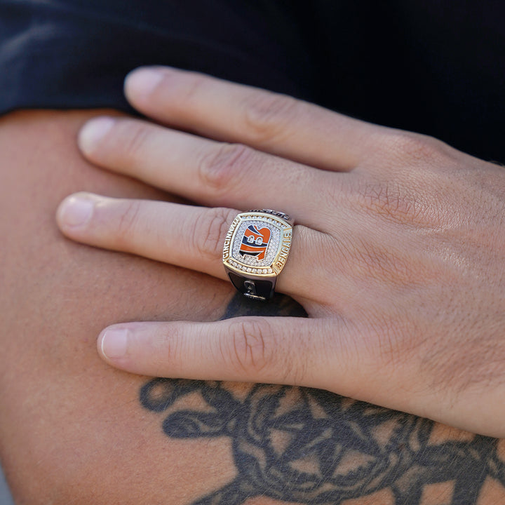 NFL CINCINNATI BENGALS MEN'S TEAM RING with 1/2 CTTW Diamonds, 10K Yellow Gold and Sterling Silver